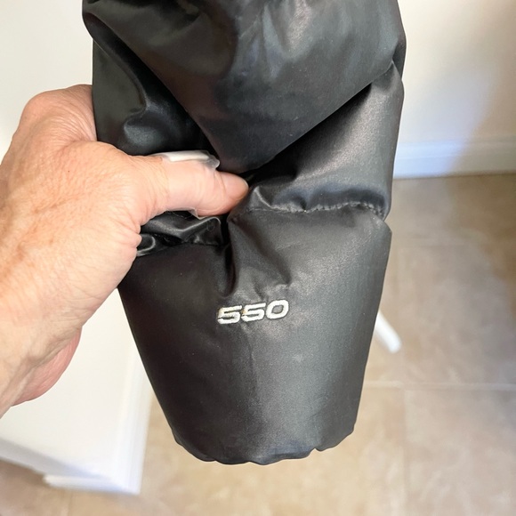 Awesome The North Face 550 puffer jacket! - Picture 7 of 15